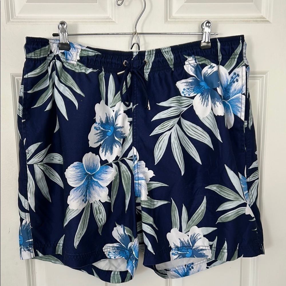 Lands End hibiscus floral bathing suit size XL blue swim trunks lining